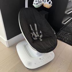MamaRoo Baby Swing 