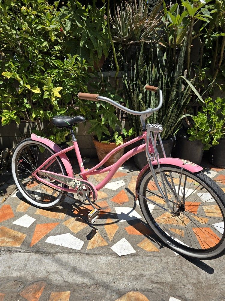 Diamondback Della Cruz Woman's Beach Cruiser
