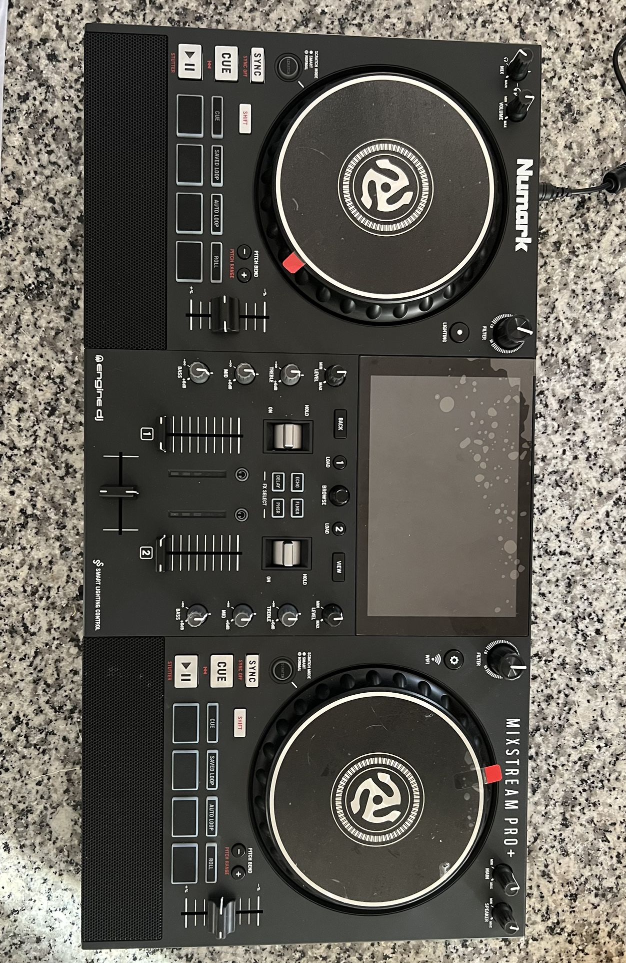 Dj controller: mixstream Pro+
