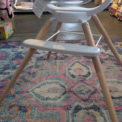 Munchkin 360 Cloud Full size high chair highchair