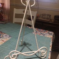 Picture Frame Easel