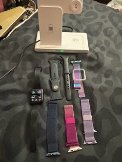 Apple Watch SE (2nd Gen) Black, w/ 7 bands, & triple charging station