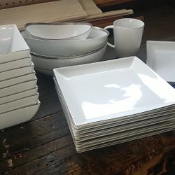 China serving for 8