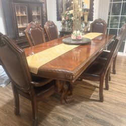Dinning Table W/ Bar Stools