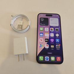 Apple iPhone 15 5G - UNLOCKED - Like New (Pink)