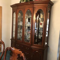 Thomasville China Cabinet