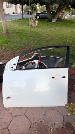 2011 Nissan Sentra Door