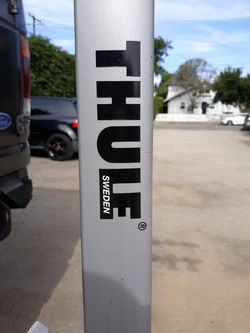 Thule aero 3 bike hitch rack. receiver 1"or 2"