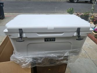 Yeti Tundra 65 - Hardsided 10 day cooler
