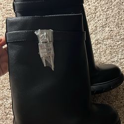 Shark boot 