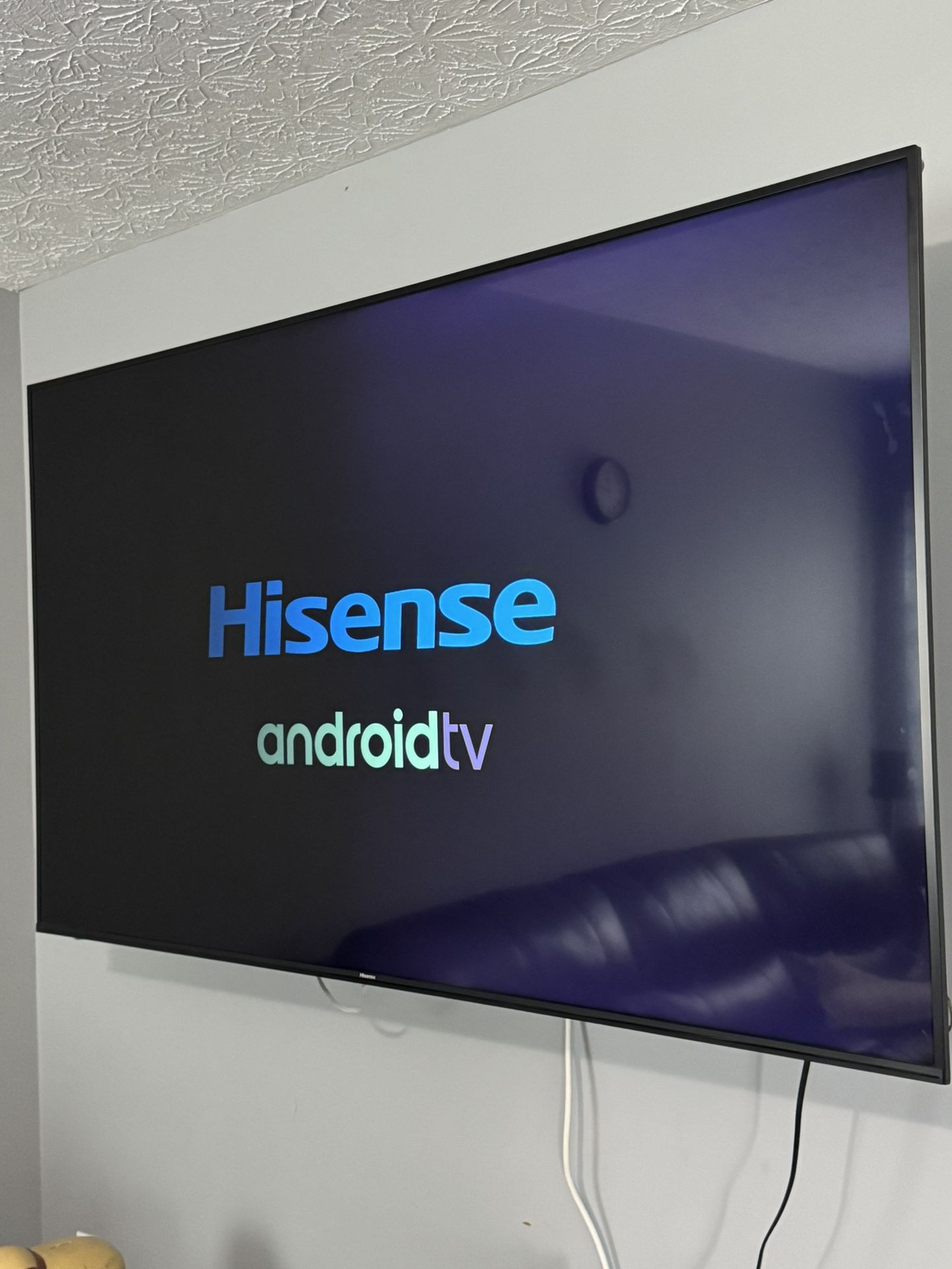 Hisense 75” TV Needs Repair