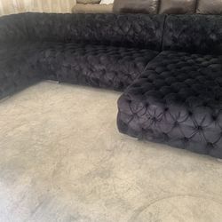 Luxury Black Tufted Velvet Sectional