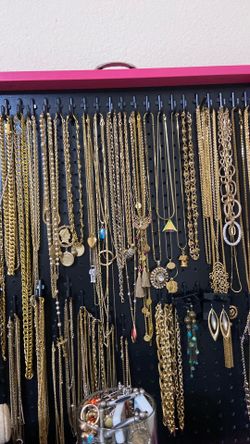 Neckless