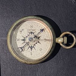 Antique LEEDAWL Compass – Your Ticket to Timeless Adventure!