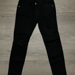 Junior Women’s Black Skinny Jeans