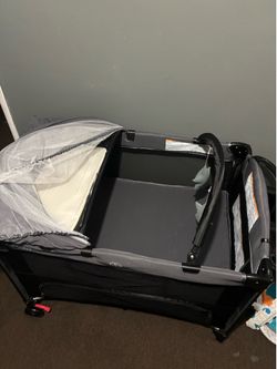 Baby joy5 in 1 baby bassinet. $70 firm! Barely ever used.
