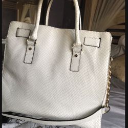NEW Gorgeous Michael Kors Limited Edition White Leather Handbag SALE Only $280. O.B.O 🍀