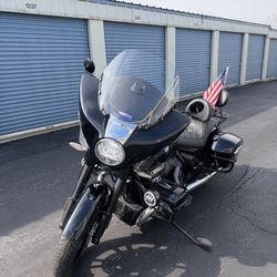 2022 BMW R18B Premium