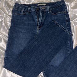 Women’s Levi Jeans Classic Straight 