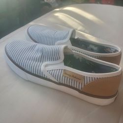 Tommy Bahama slip on shoes