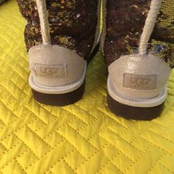 Ugg’s Sequin Sz 8