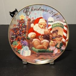 Tom Newsom For Avon Vintage 2001 Christmas Plate A Visit From Santa 22K Trim