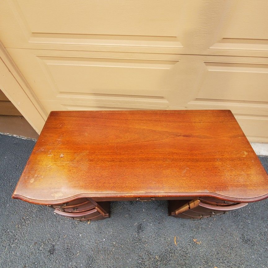 Beautiful Bassett furniture all solid wood work dusk vintage. Antique. Lots of drovers storage space. Only $75 price to sell. Double-sided Desk