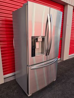 LG STAINLESS STEEL FRIDGE ** COUNTER DEPTH FRIDGE **