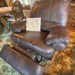 Large Sturdy Brown Recliner- Hardly Used
