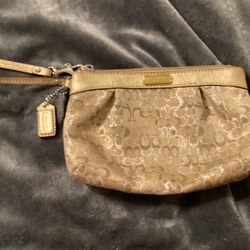 Coach Med Size Wristlet