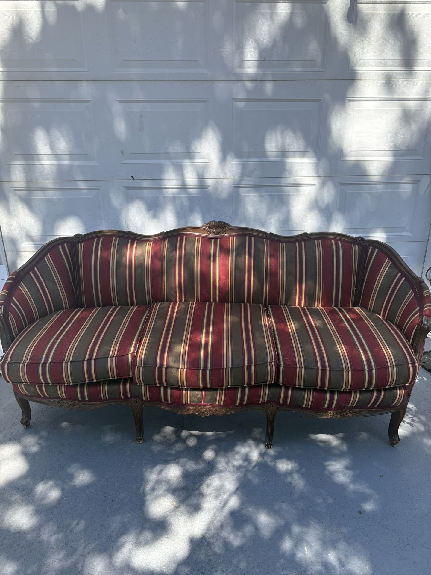 Beautiful Vintage Victorian Couch
