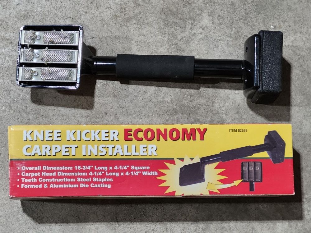 Knee Kicker Carpet Installer