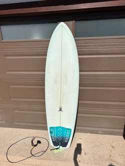 6’8” Maurice Agnello Agenda Square