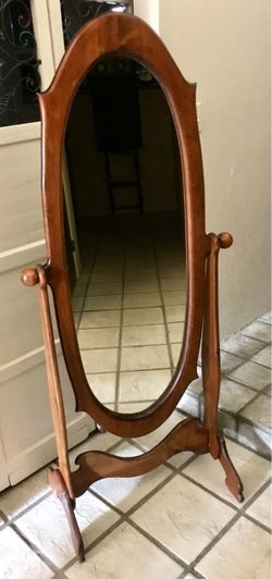Vintage 70’s Wood Floor Mirror Adjustable Tilt Tap See More for Full Description & Pickup Location