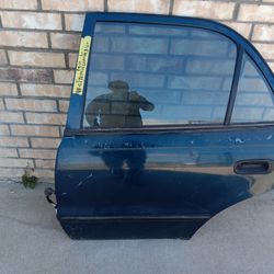1998-02 Toyota Corolla Left Back Door