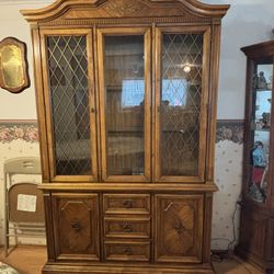 Dining table, six chairs, hutch