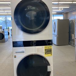 27 in. White WashTower Laundry Center with 4.5 cu. ft. Front Load Washer and 7.4 cu. ft. Electric Dryer