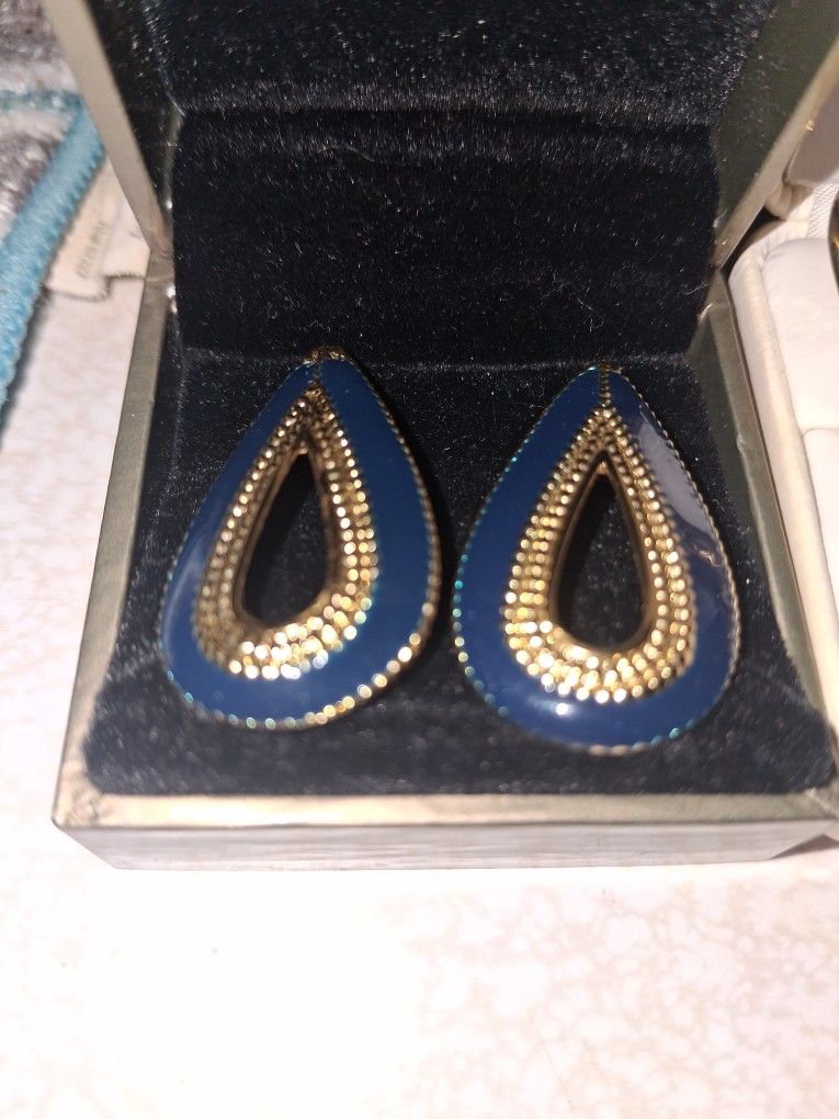 Assortment of earrings