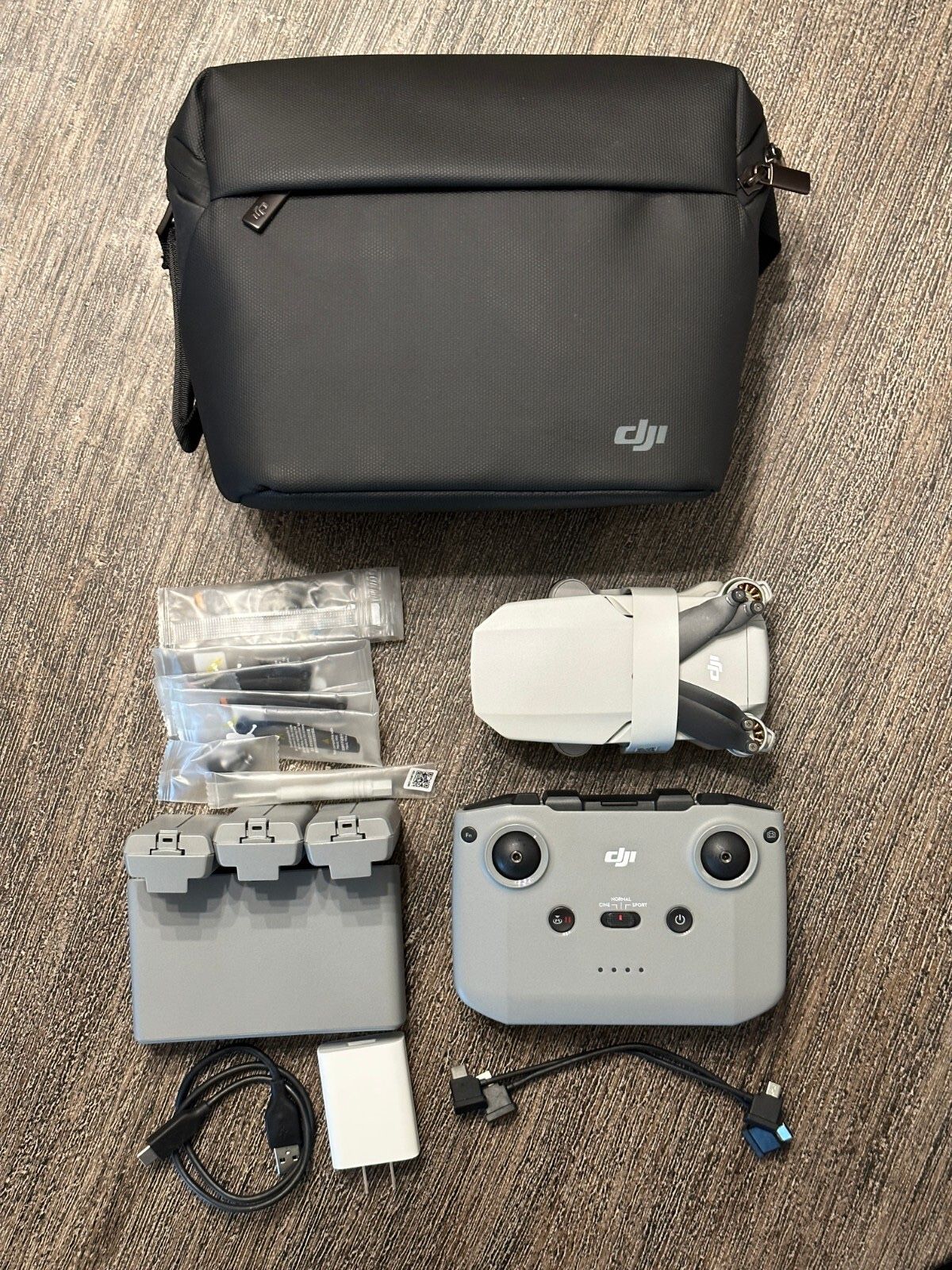 DJI Mini 2 Drone - Fly More Combo