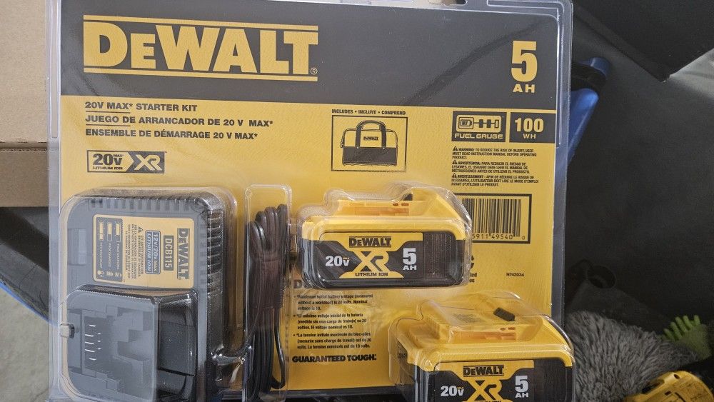 Dewalt 20v Batteries And Charger NEW
