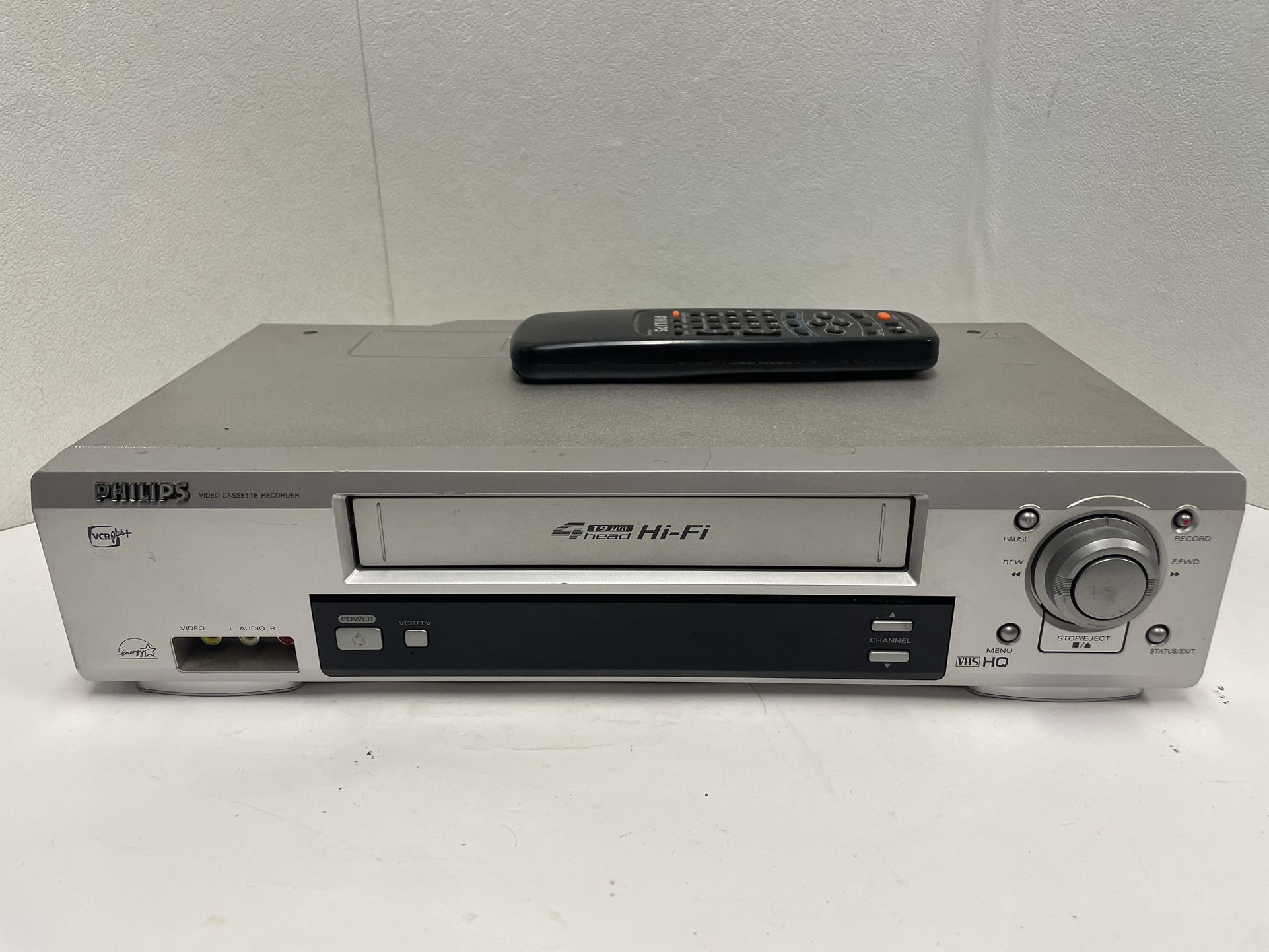 Philips VCR VHS 4 Head VIDEO Cassette Player VR674CAT21 WITH REMOTE - Tested