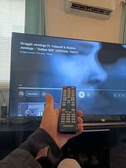 Samsung TV 75in remote included