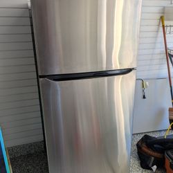 20 cu. ft. LG Top Freezer Refrigerator