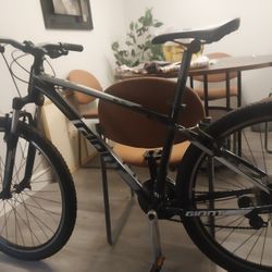 2022 Giant ATX 27.5