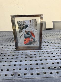 New 5x7 Black Floating Glass Picture Frame