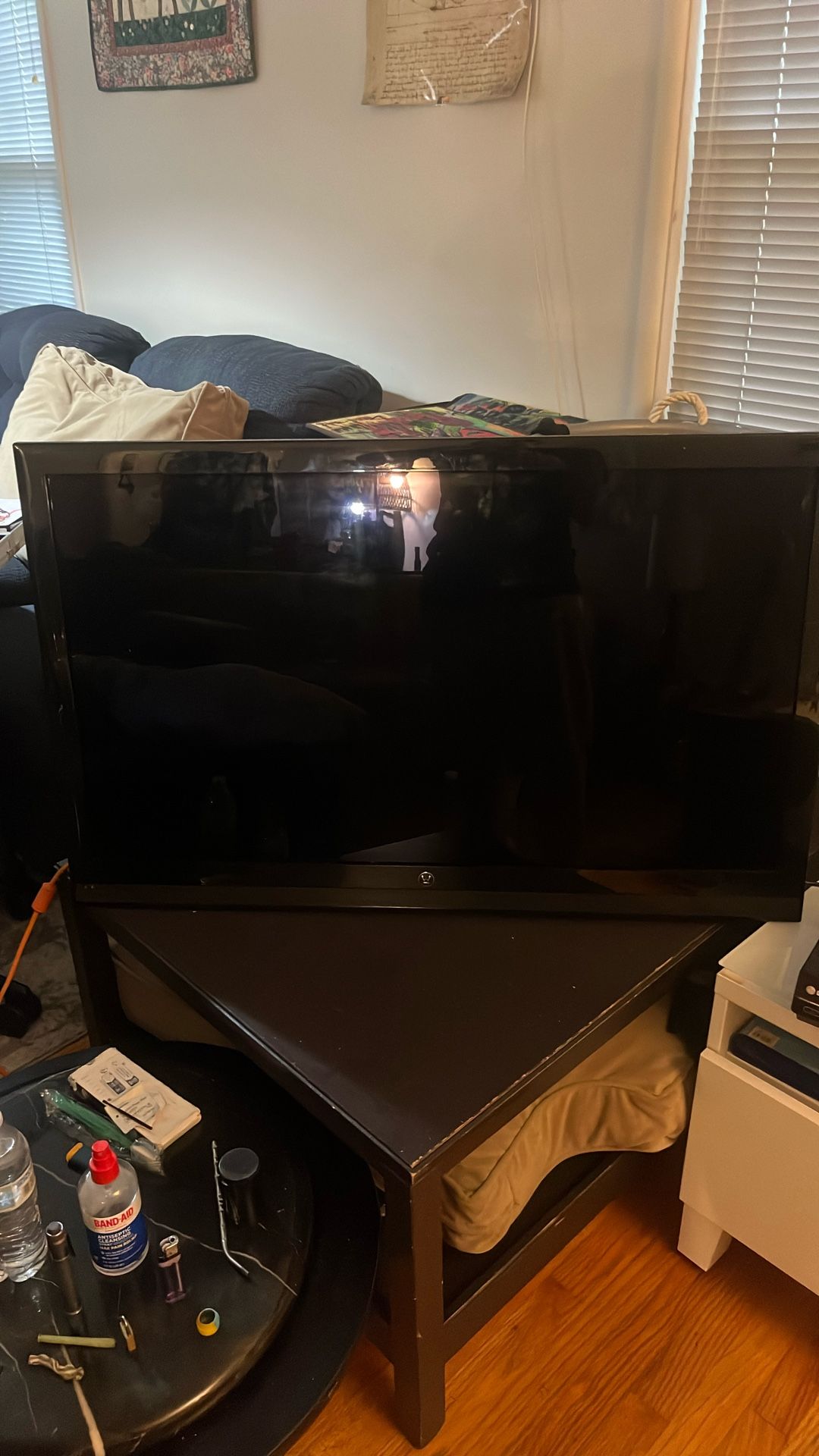 Vizio And W Tv Both