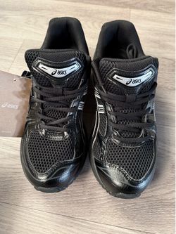 Men sneakers  brand new Size 9 1/2
