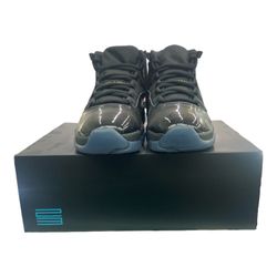 Air Jordan 11 Retro Black High-Top Sneakers (size 9)