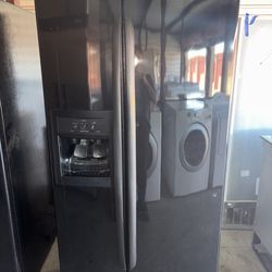 Black Kenmore Refrigerator And Freezer