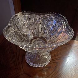 Beautiful Vintage Pressed Glass Centerpiece/Punch Bowl
